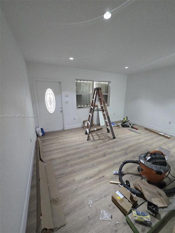 1701 N Treasure Dr 5, North Bay Village, FL 33141