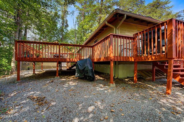 2136 Daisy Trail, Pigeon Forge, TN 37863