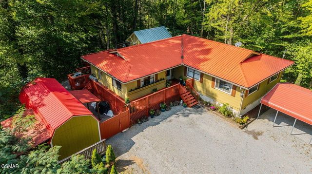 2136 Daisy Trail, Pigeon Forge, TN 37863