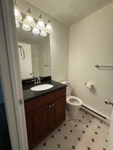 106 Eastern Ave Apt 102, Manchester, NH 03104