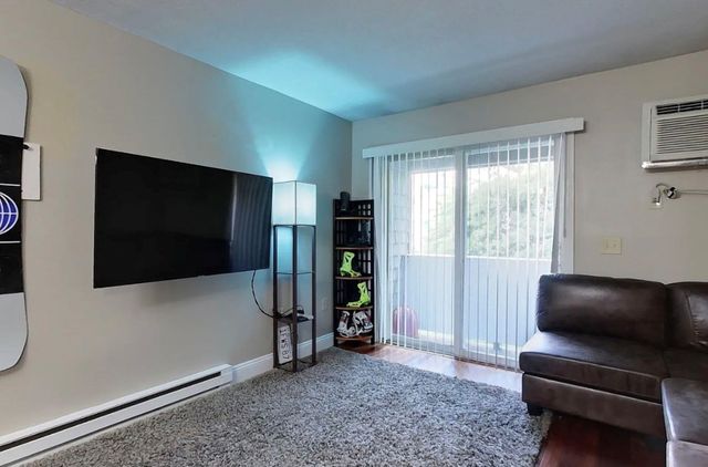 106 Eastern Ave Apt 102, Manchester, NH 03104