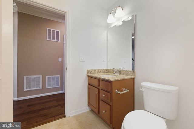 43377 SOUTHLAND ST, Ashburn, VA 20148