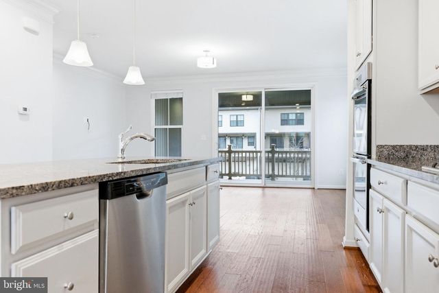 43377 SOUTHLAND ST, Ashburn, VA 20148