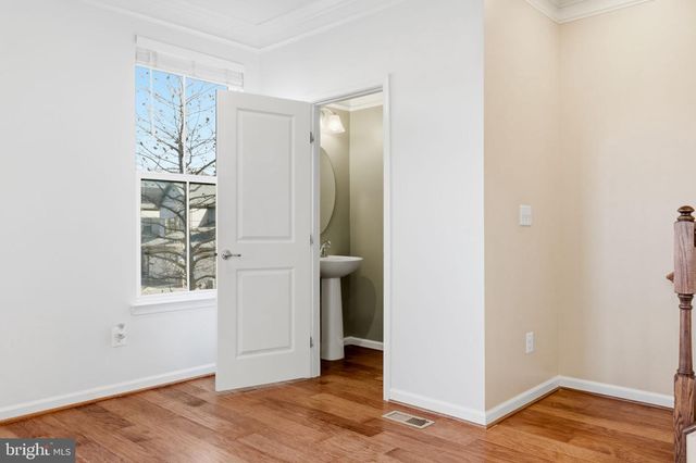 43377 SOUTHLAND ST, Ashburn, VA 20148