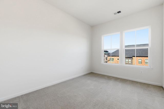 43377 SOUTHLAND ST, Ashburn, VA 20148