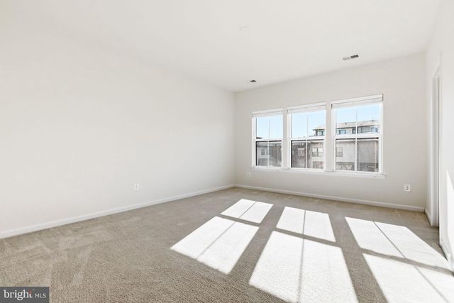 43377 SOUTHLAND ST, Ashburn, VA 20148