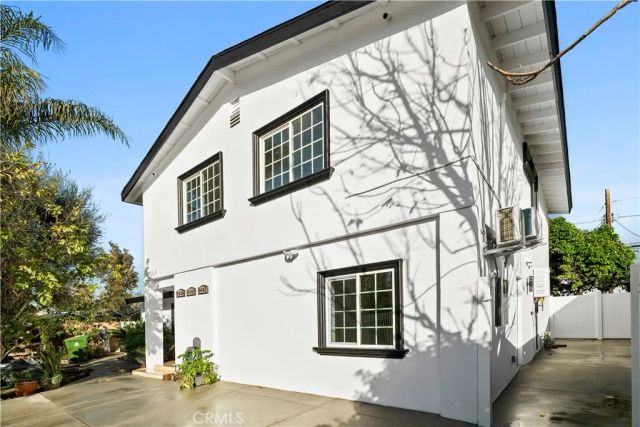 8438 Gloria Ave, North Hills, CA 91343