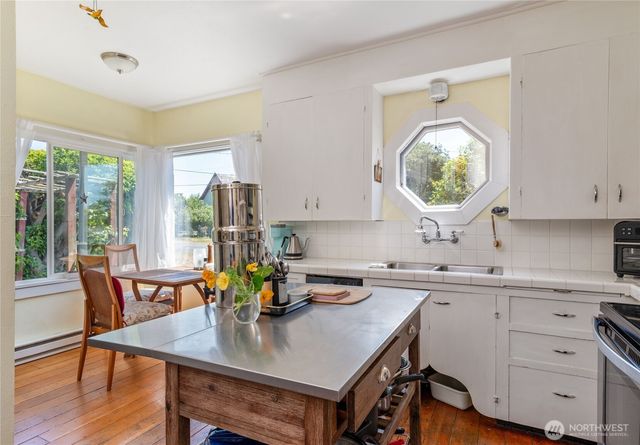 1726 Clay Street, Port Townsend, WA 98368