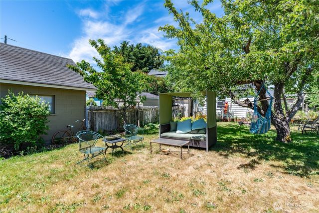 1726 Clay Street, Port Townsend, WA 98368