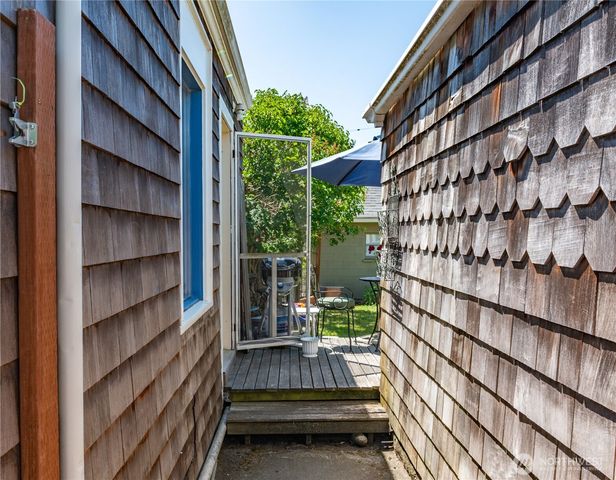 1726 Clay Street, Port Townsend, WA 98368