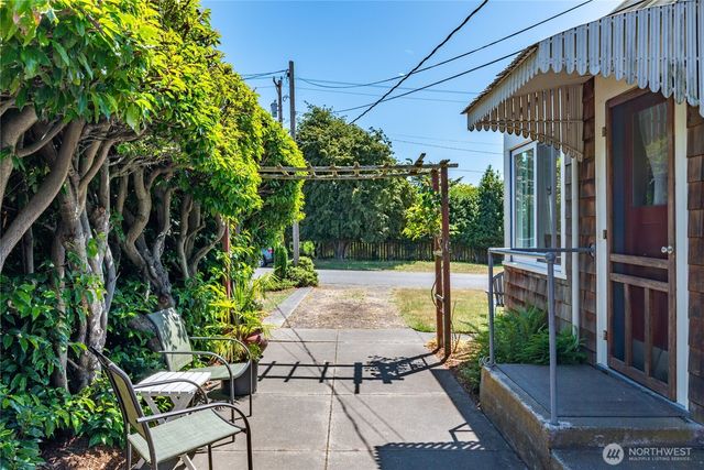 1726 Clay Street, Port Townsend, WA 98368