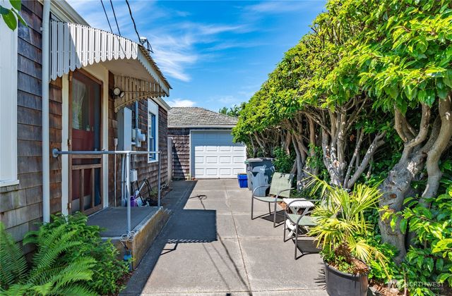 1726 Clay Street, Port Townsend, WA 98368