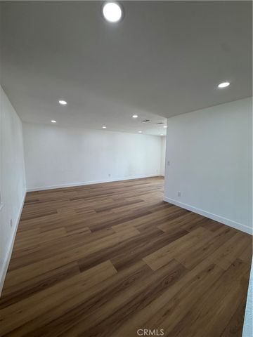 527 W 10th, Perris, CA 92570