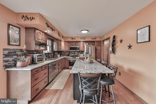 1040 W STAGECOACH RD, Lehighton, PA 18235