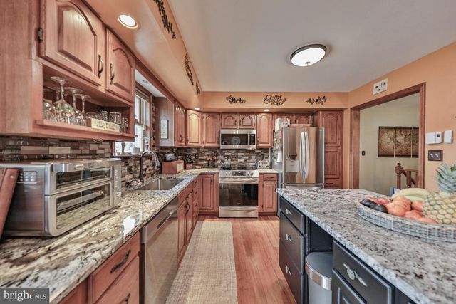 1040 W STAGECOACH RD, Lehighton, PA 18235