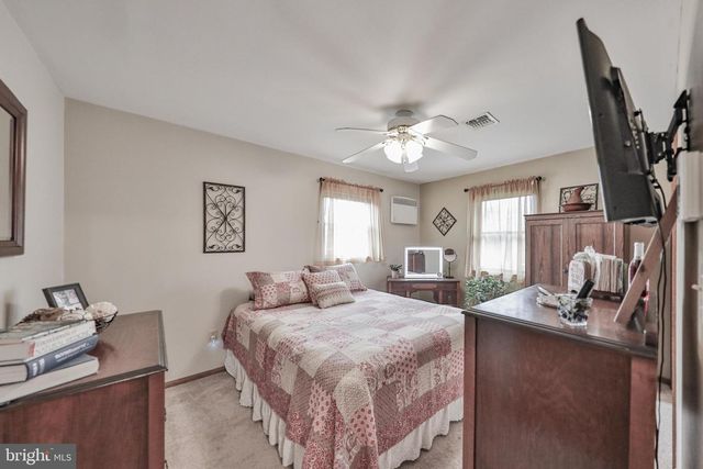 1040 W STAGECOACH RD, Lehighton, PA 18235