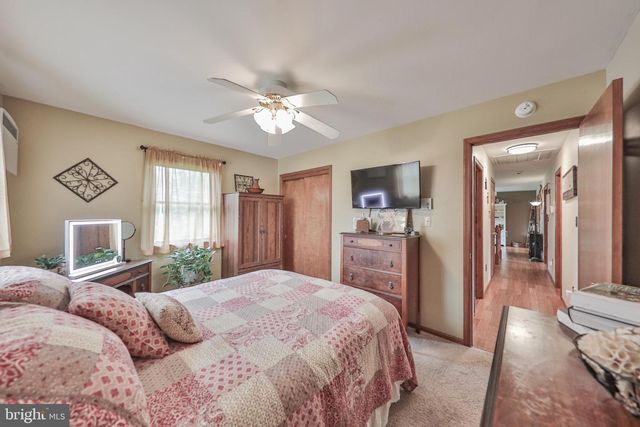 1040 W STAGECOACH RD, Lehighton, PA 18235
