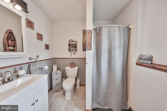 1040 W STAGECOACH RD, Lehighton, PA 18235