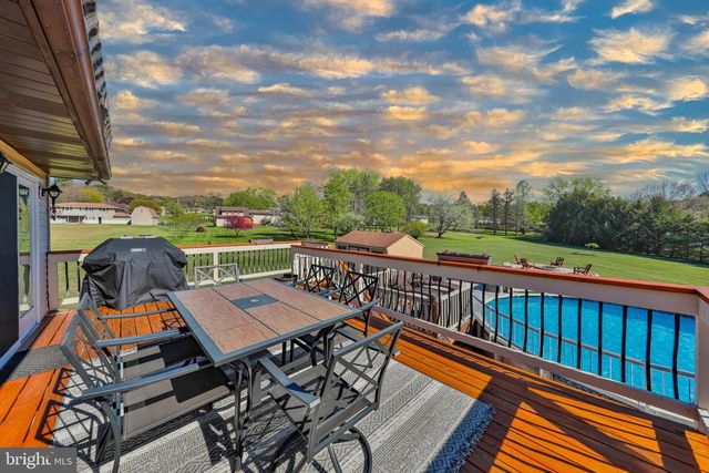 1040 W STAGECOACH RD, Lehighton, PA 18235