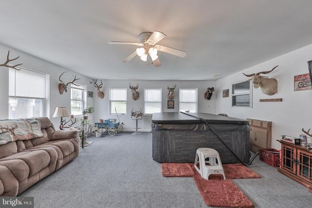 1040 W STAGECOACH RD, Lehighton, PA 18235
