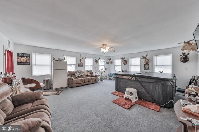 1040 W STAGECOACH RD, Lehighton, PA 18235