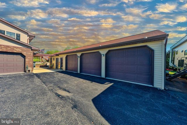 1040 W STAGECOACH RD, Lehighton, PA 18235