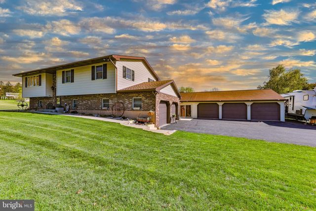 1040 W STAGECOACH RD, Lehighton, PA 18235