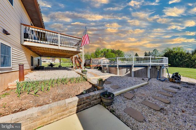 1040 W STAGECOACH RD, Lehighton, PA 18235