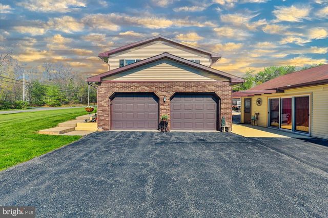 1040 W STAGECOACH RD, Lehighton, PA 18235