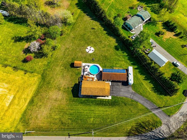 1040 W STAGECOACH RD, Lehighton, PA 18235