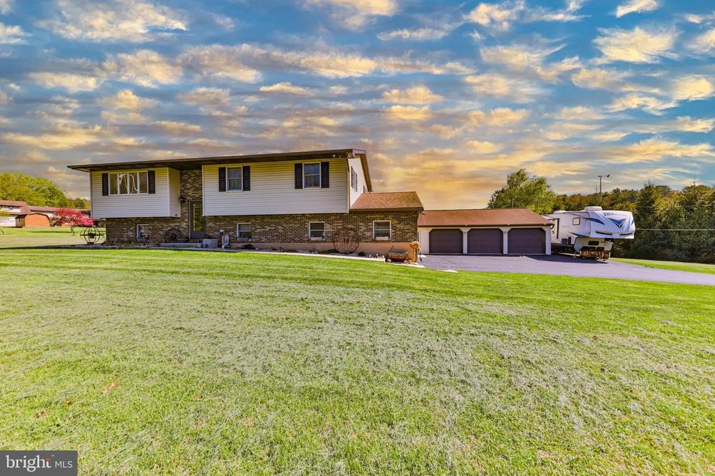 1040 W STAGECOACH RD, Lehighton, PA 18235
