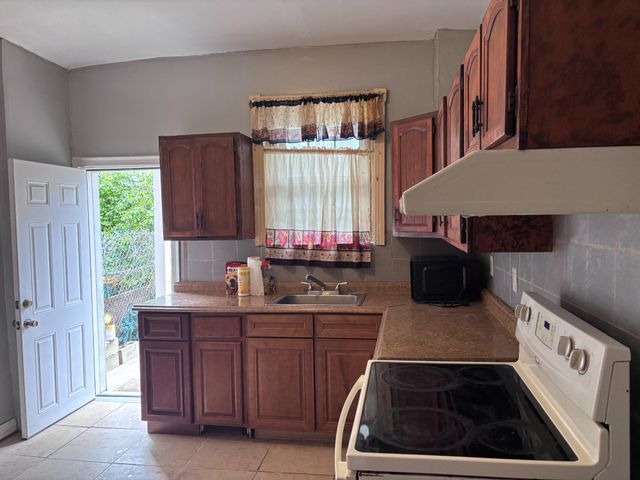 5618 WALTON AVE, Philadelphia, PA 19143