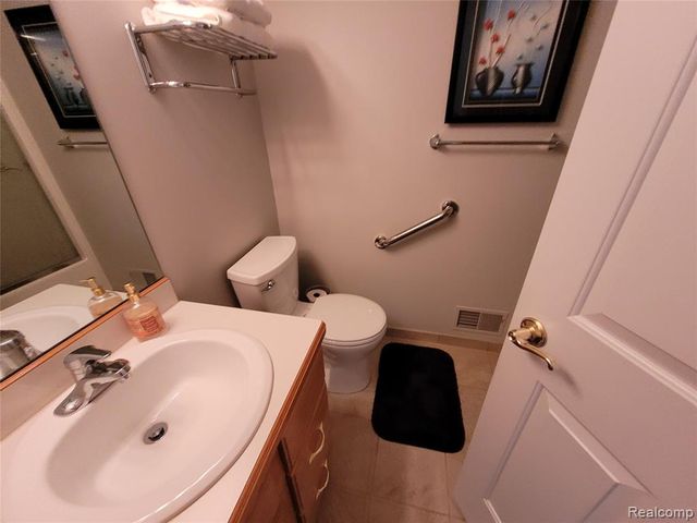 6095 Steeplechase Drive, Grand Blanc, MI 48439