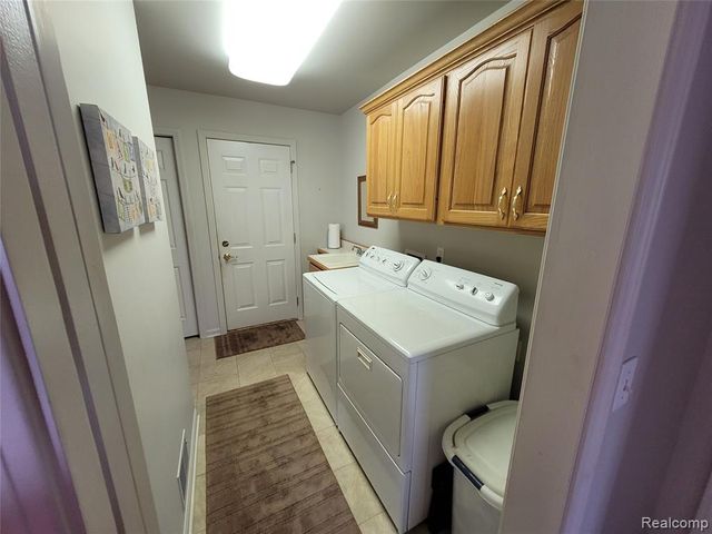 6095 Steeplechase Drive, Grand Blanc, MI 48439