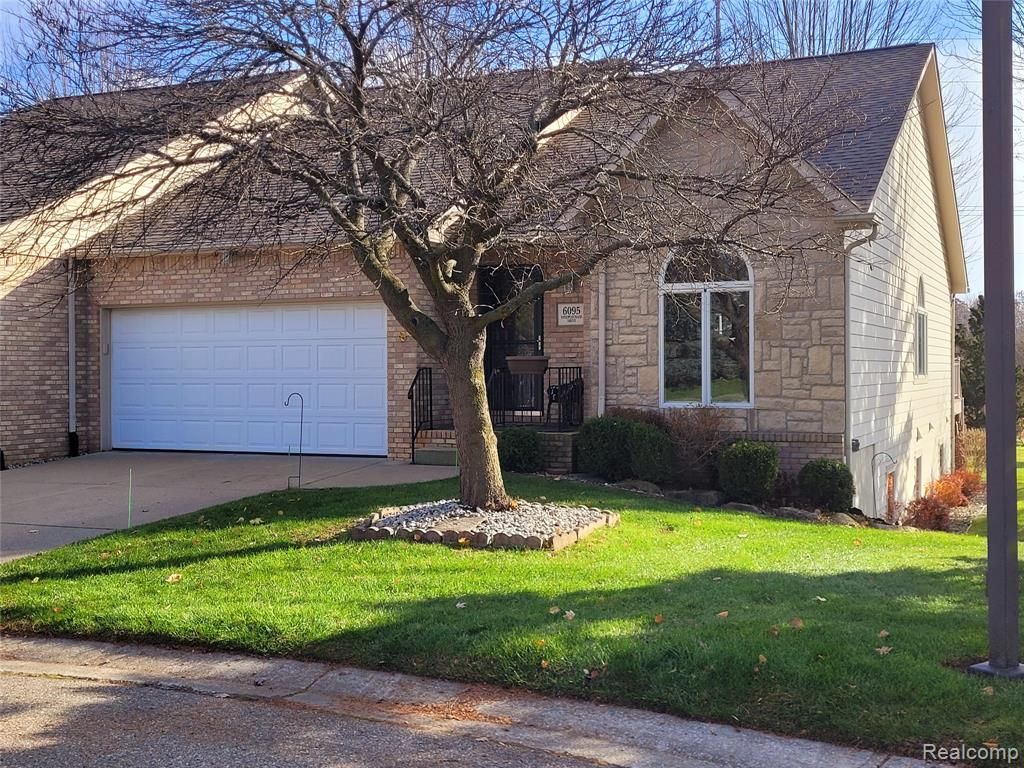 6095 Steeplechase Drive, Grand Blanc, MI 48439