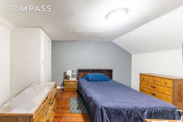 961 E 32nd Street, New York City, NY 11210