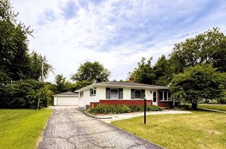 5319 W Spring LANE, Milwaukee, WI 53223