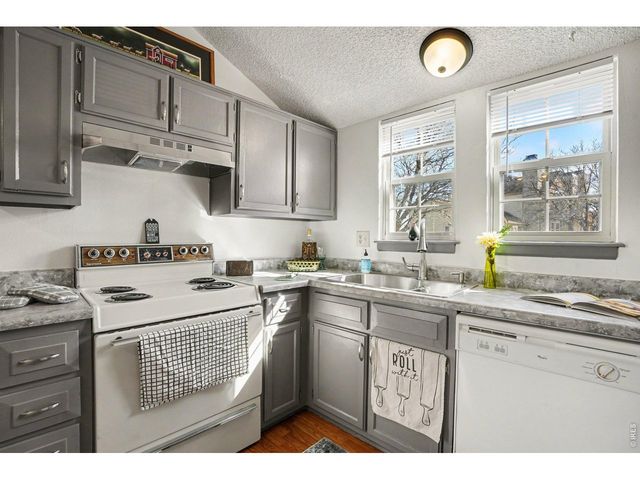 6745 Mountain Top Ln, Colorado Springs, CO 80919