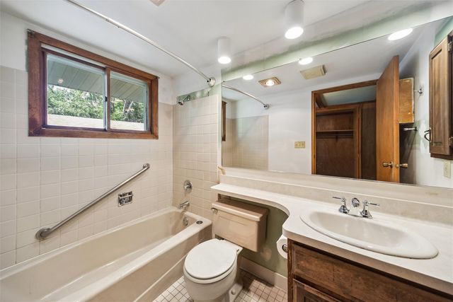 851 East Street, Bussey, IA 50044