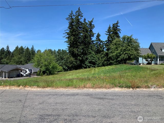 9805 31st Street E, Edgewood, WA 98371
