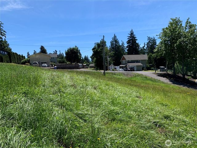 9805 31st Street E, Edgewood, WA 98371
