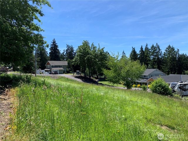9805 31st Street E, Edgewood, WA 98371