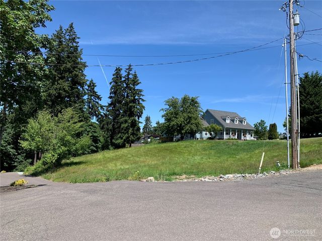 9805 31st Street E, Edgewood, WA 98371