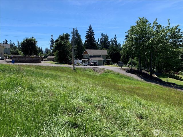 9805 31st Street E, Edgewood, WA 98371