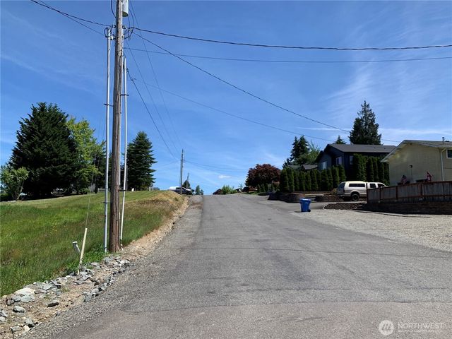 9805 31st Street E, Edgewood, WA 98371
