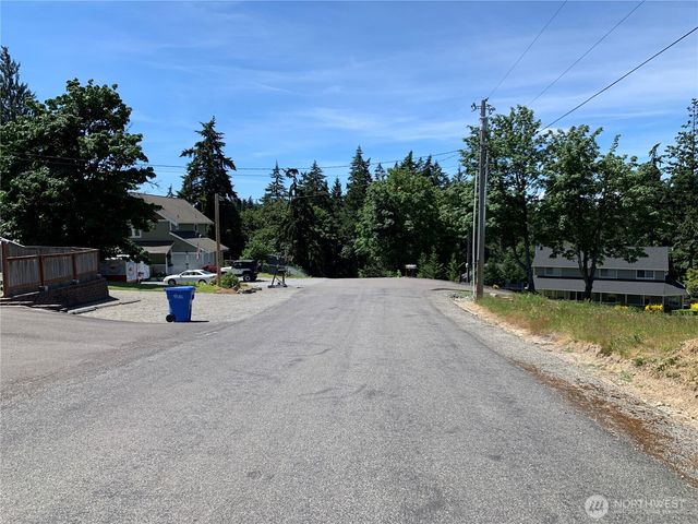 9805 31st Street E, Edgewood, WA 98371