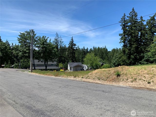 9805 31st Street E, Edgewood, WA 98371