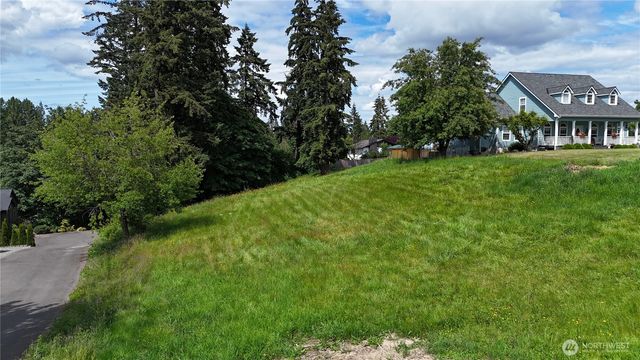 9805 31st Street E, Edgewood, WA 98371