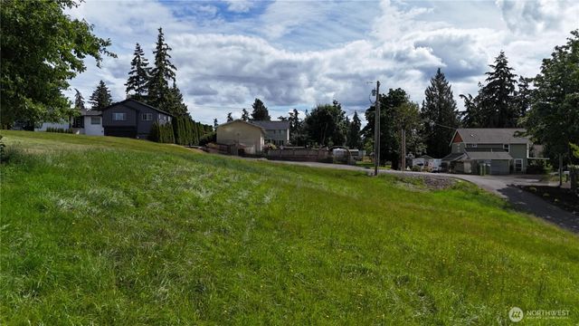 9805 31st Street E, Edgewood, WA 98371