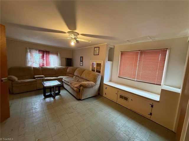 309 Berry Garden Road, Kernersville, NC 27284